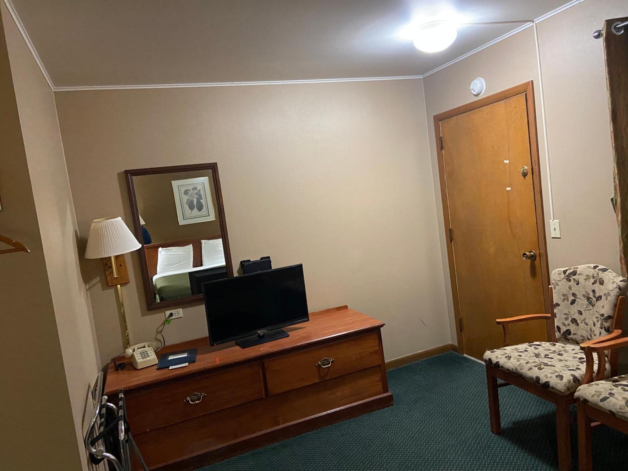 Colonial Inn Dyersville Ngoại thất bức ảnh