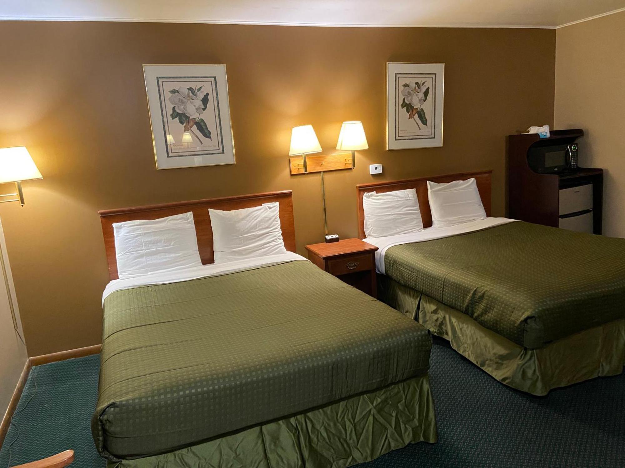 Colonial Inn Dyersville Ngoại thất bức ảnh