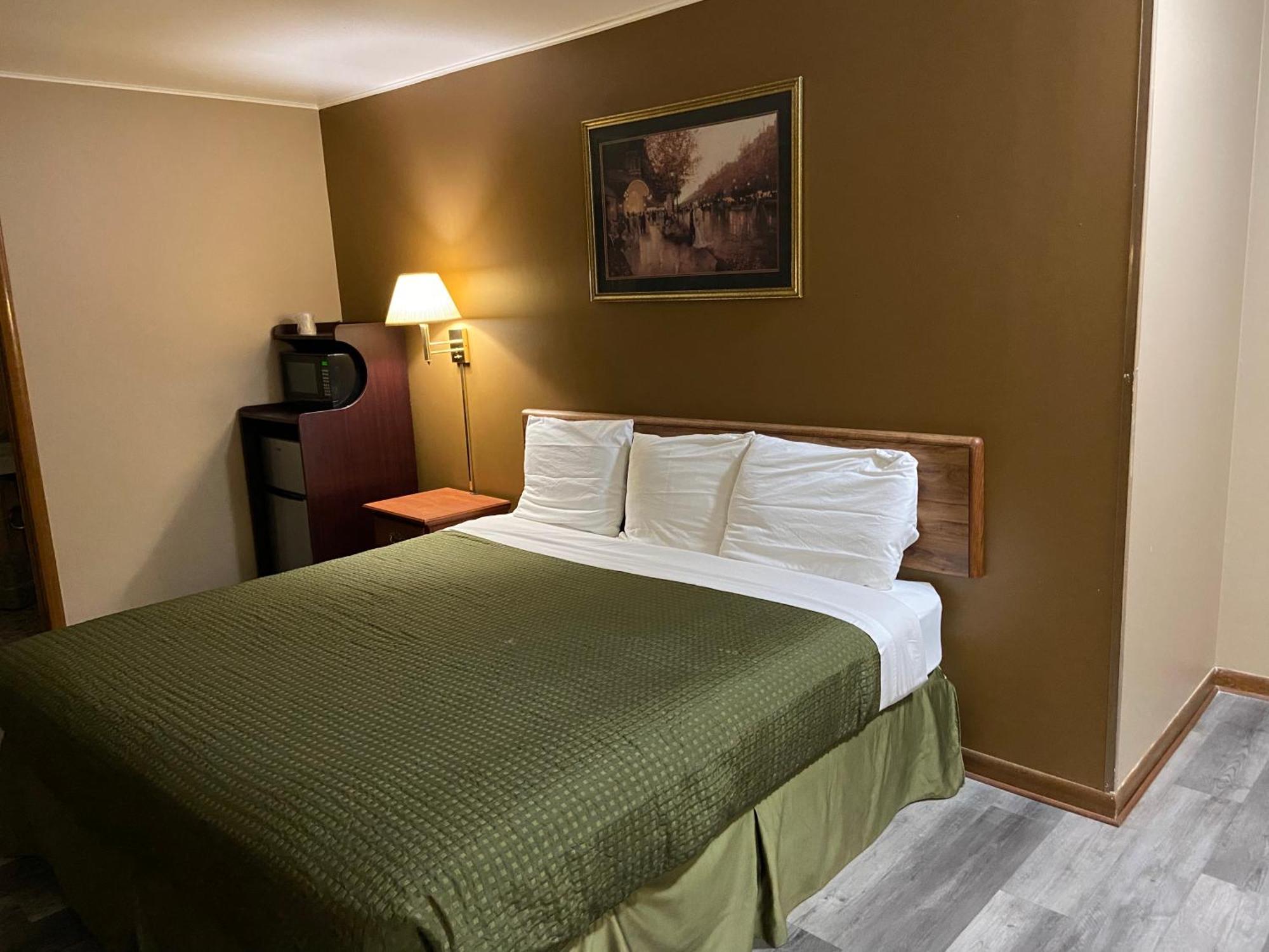 Colonial Inn Dyersville Ngoại thất bức ảnh