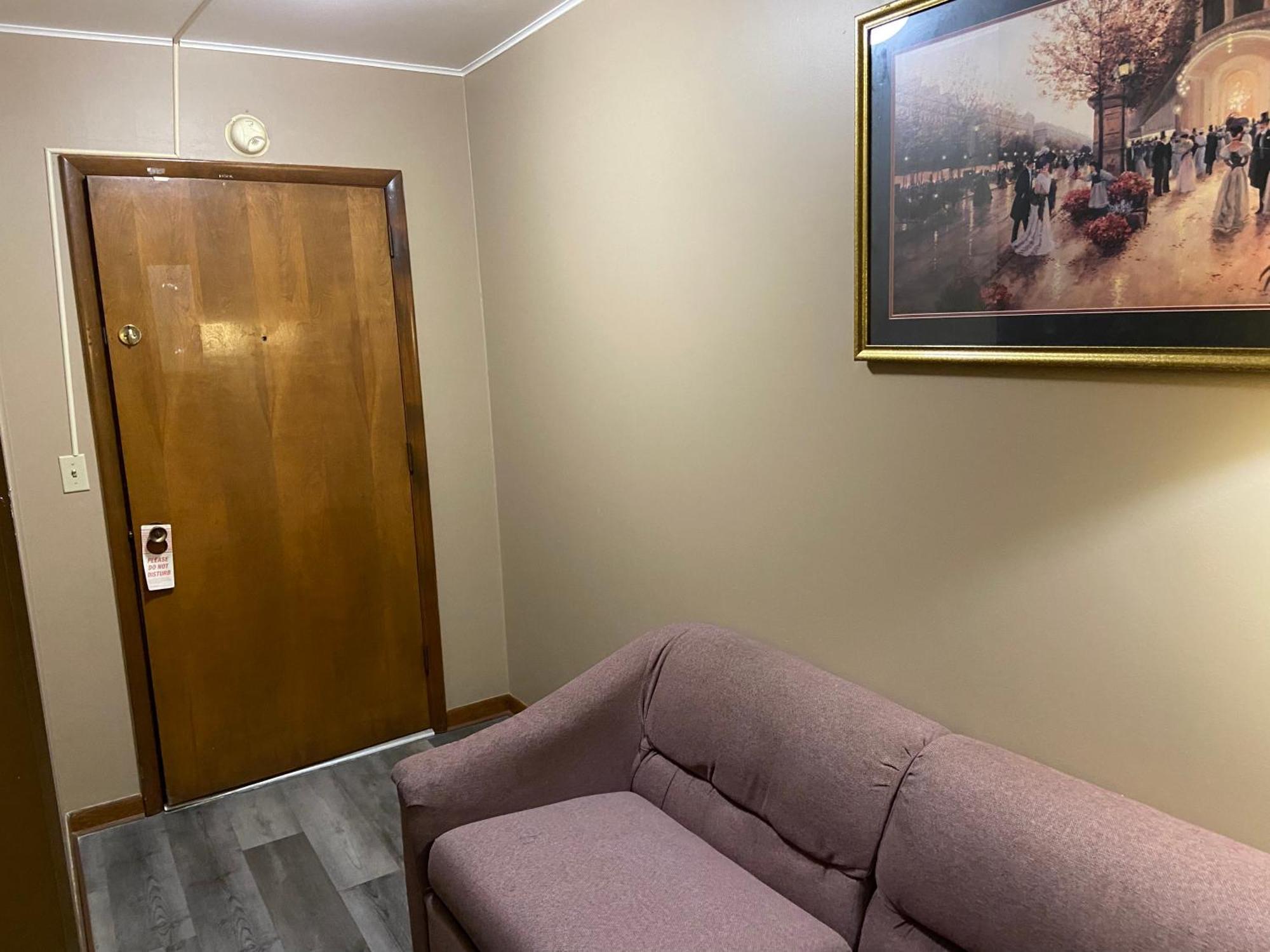 Colonial Inn Dyersville Ngoại thất bức ảnh
