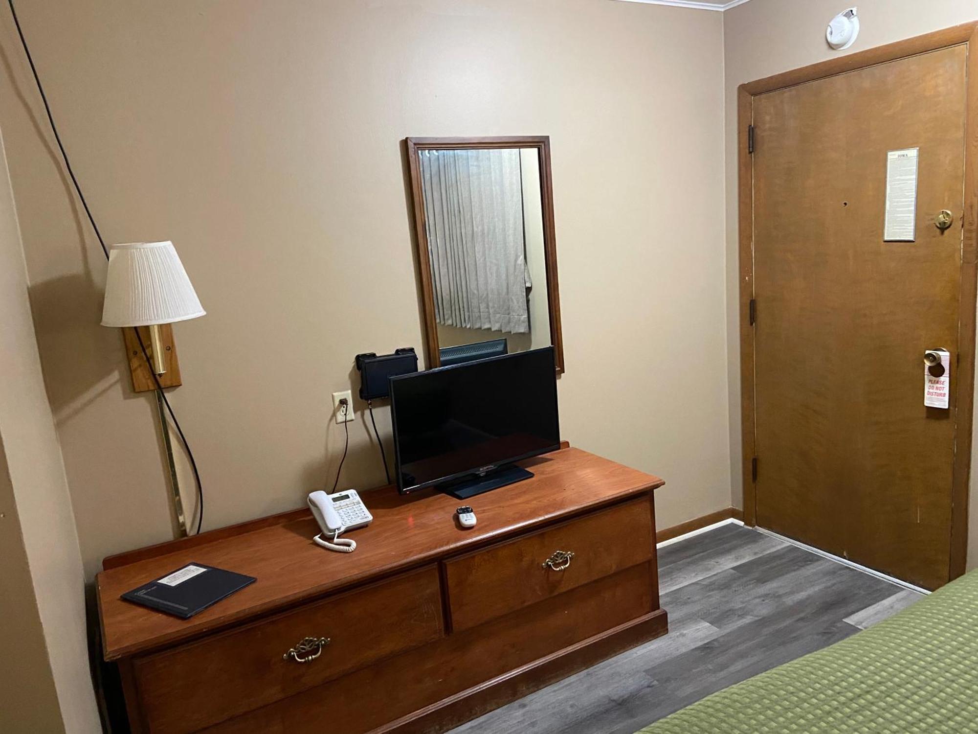 Colonial Inn Dyersville Ngoại thất bức ảnh