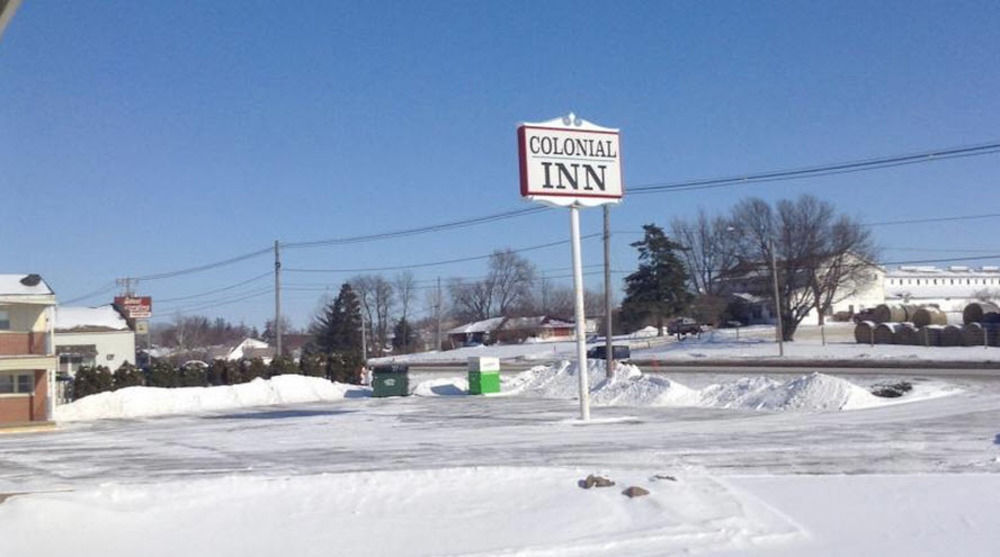 Colonial Inn Dyersville Ngoại thất bức ảnh